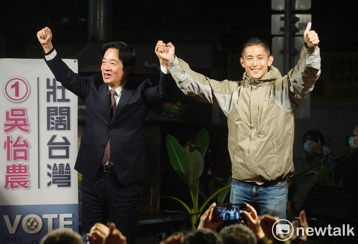 民進黨北市立委補選候選人吳怡農在中山區松德宮舉辦怡農開講，副總統賴清德特地前往站台聲援。 圖：張良一 / 攝