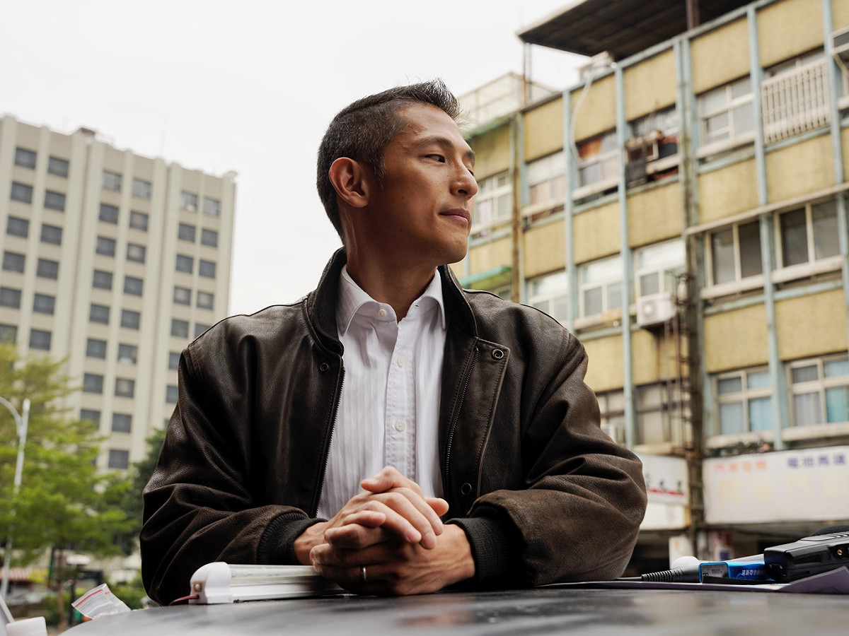 敗選的民進黨台北市第三選區立委補選候選人吳怡農今早進行謝票，對於媒體追問是否再戰2024立委選戰則不鬆口。 圖：張良一 / 攝
