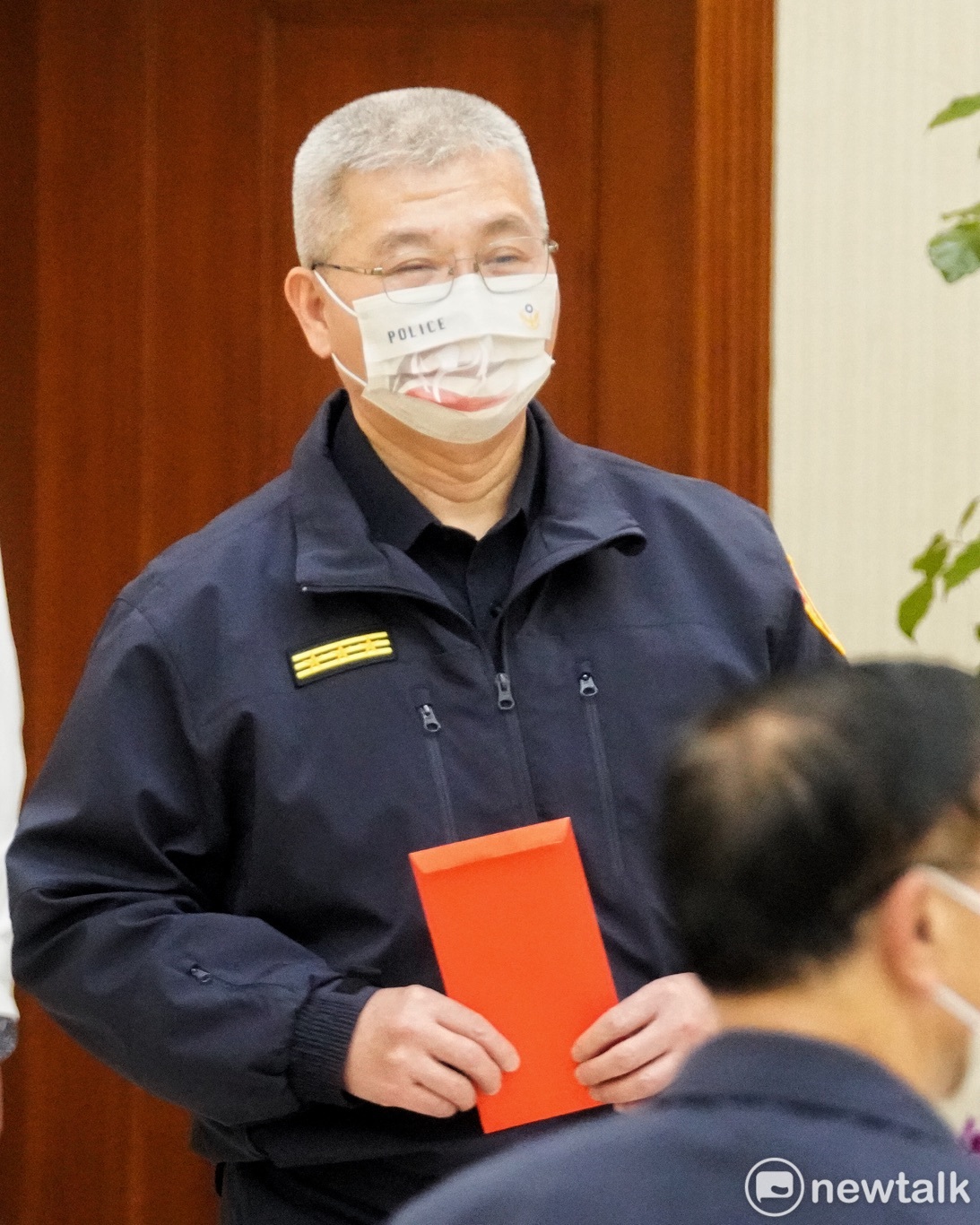 台南市警局局長方仰寧受88槍擊案未破、愛將莊武能涉恐嚇拒捕案牽累，警政署長黃明昭日前表明會將他調回警政署內勤職，方仰寧也表態接受任何調動。 圖：張良一/攝