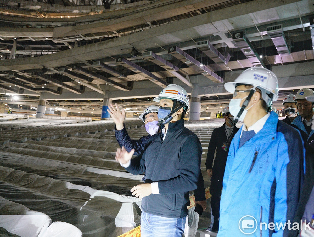 台北市長蔣萬安下午在副市長李四川的陪同下，視察大巨蛋施工進度。 圖：張良一 / 攝