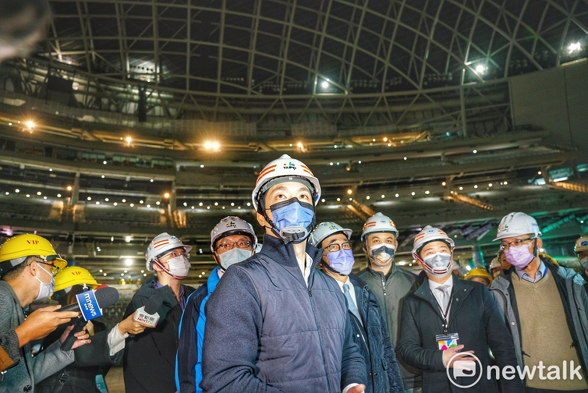 台北市長蔣萬安下午在副市長李四川的陪同下，視察大巨蛋施工進度。 圖：張良一 / 攝