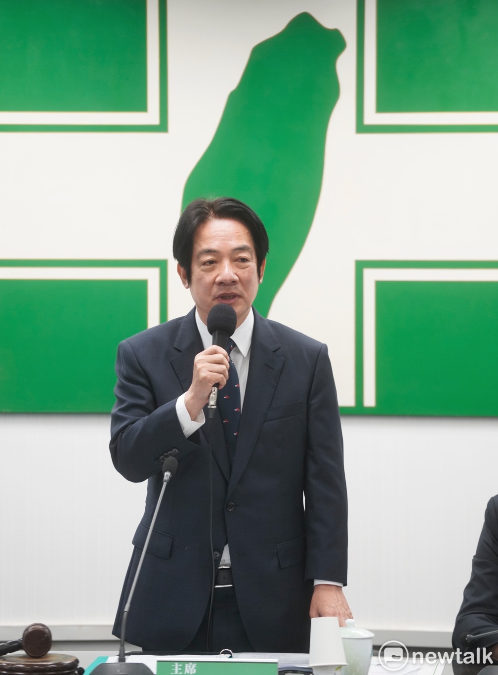 民進黨主席賴清德主持中執會前發表談話。 圖：張良一/攝