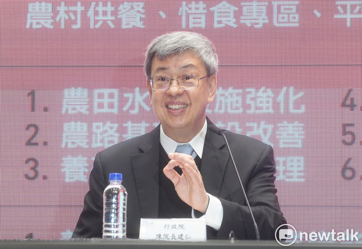 行政院長陳建仁出席疫後特別預算記者會。 圖：張良一/攝
