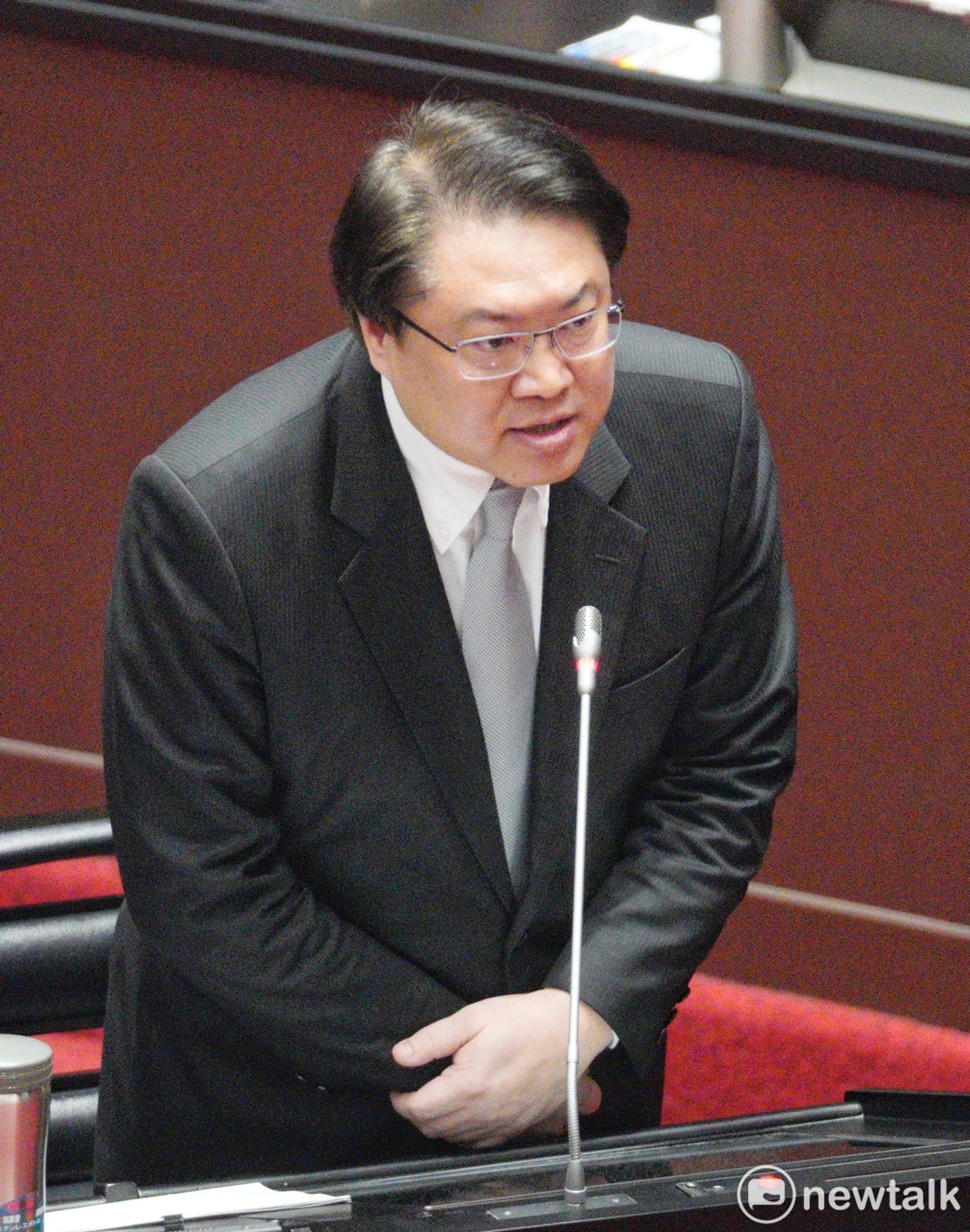 內政部長林右昌在立法院院會備詢。 圖：張良一/攝