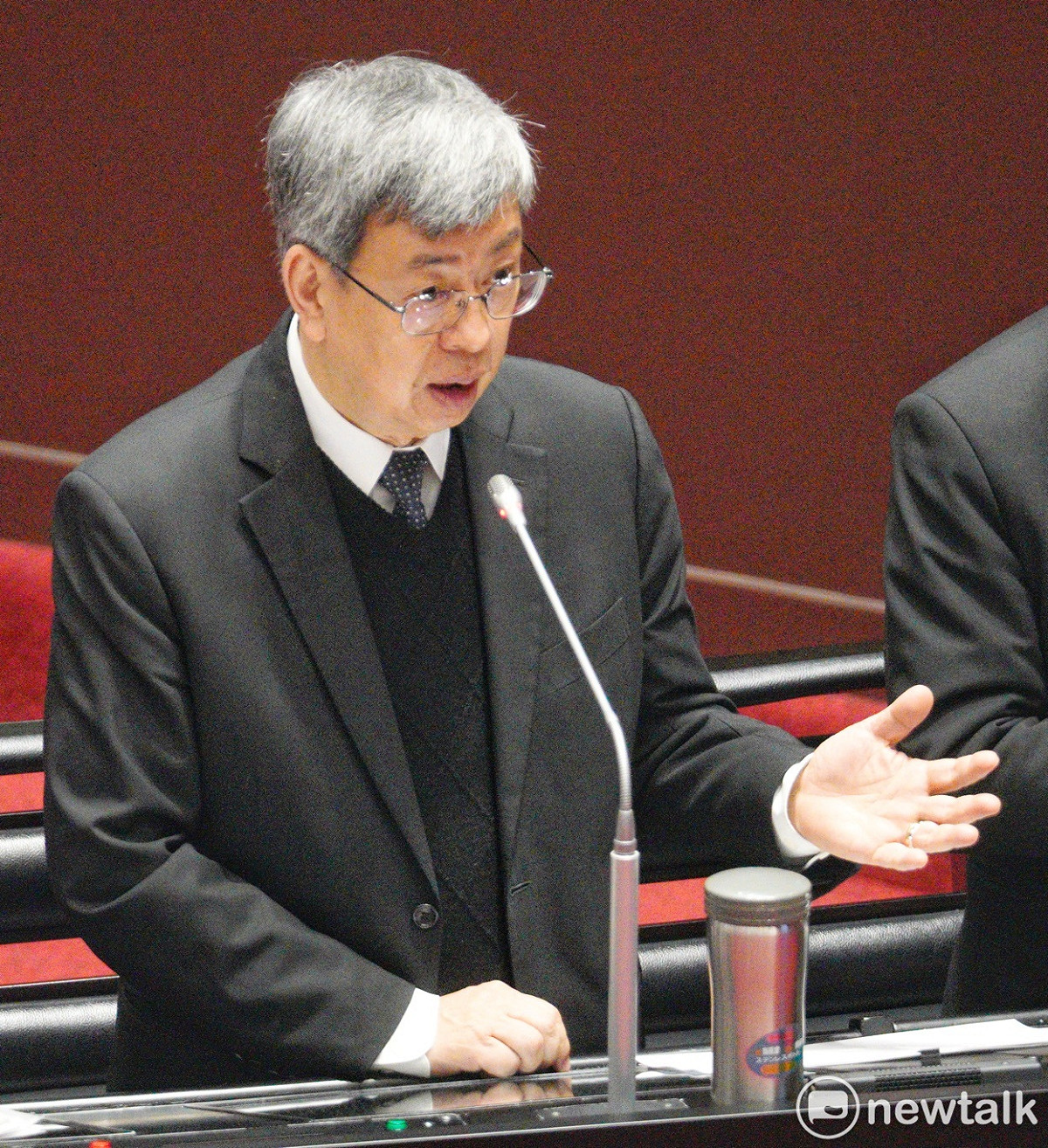 行政院長陳建仁在立法院院會備詢。 圖：張良一/攝