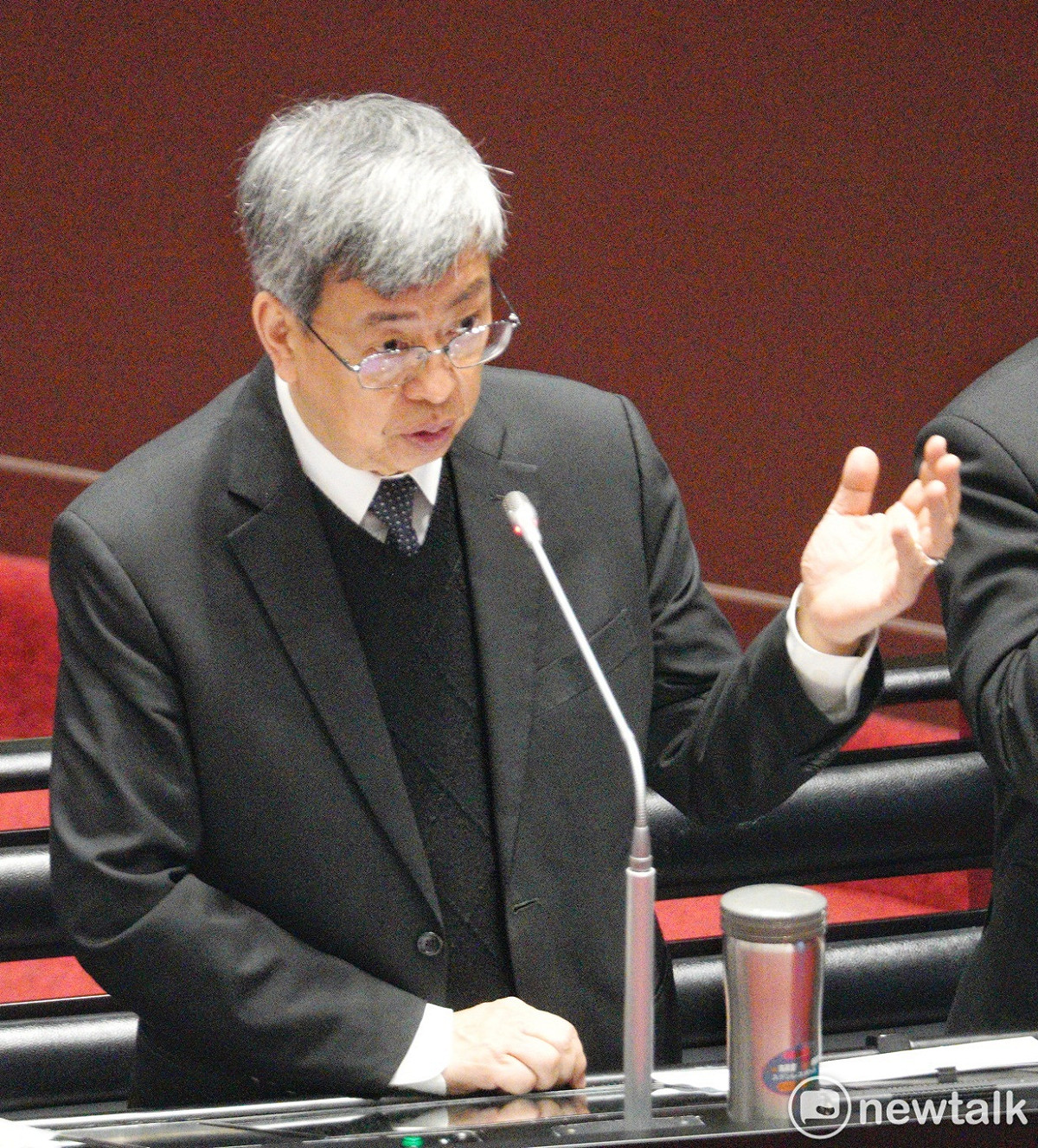 行政院長陳建仁在立法院院會備詢。 圖：張良一/攝
