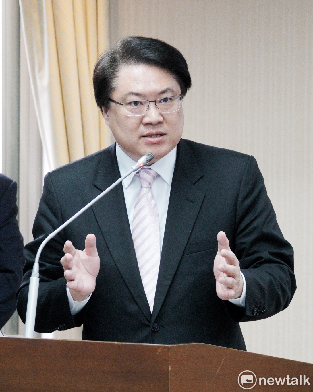 內政部長林右昌在立院內政委員會備詢。 圖：張良一 / 攝（資料照）