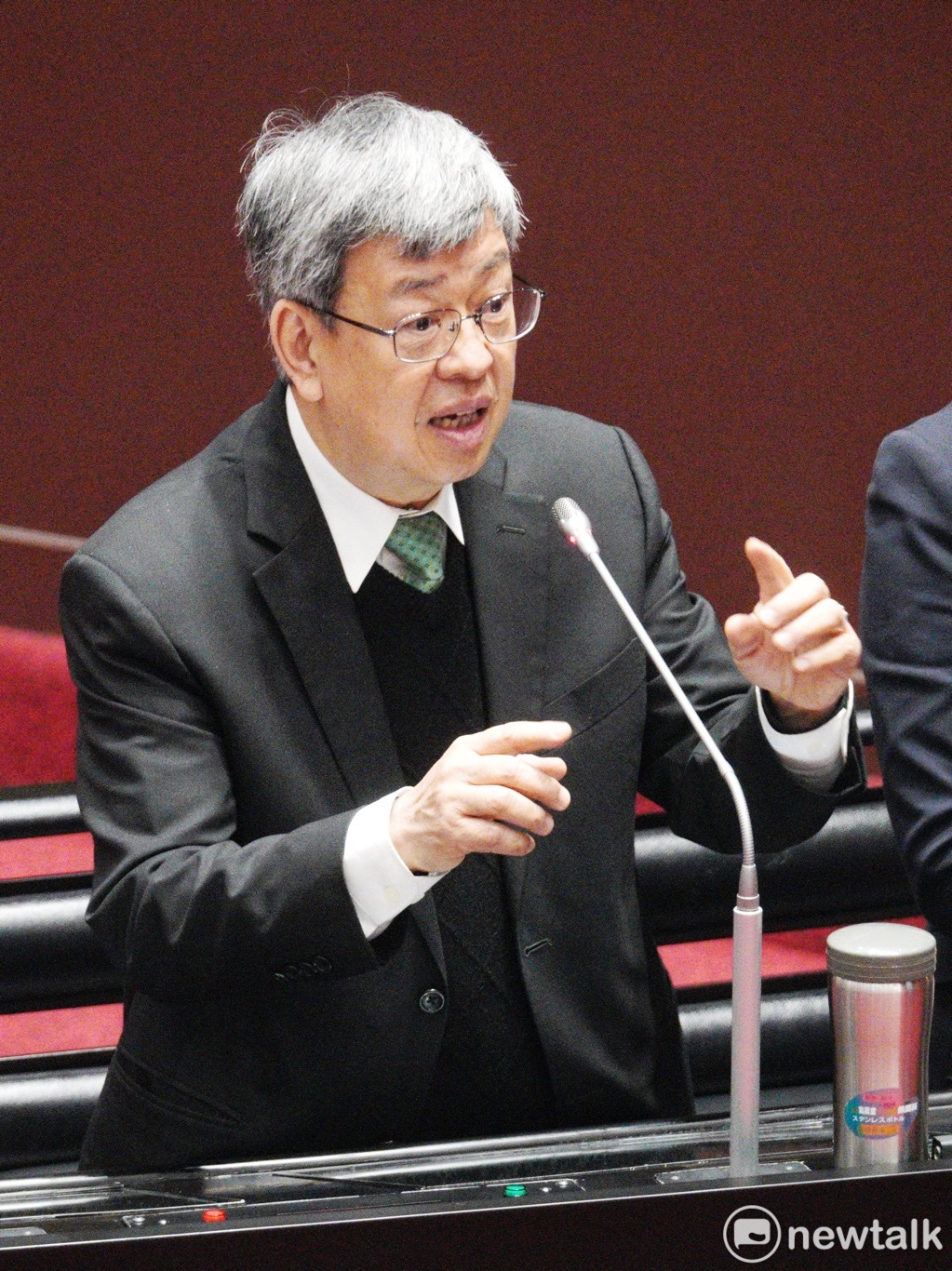 行政院長陳建仁在立法院院會備詢。 圖：張良一 / 攝（資料照）