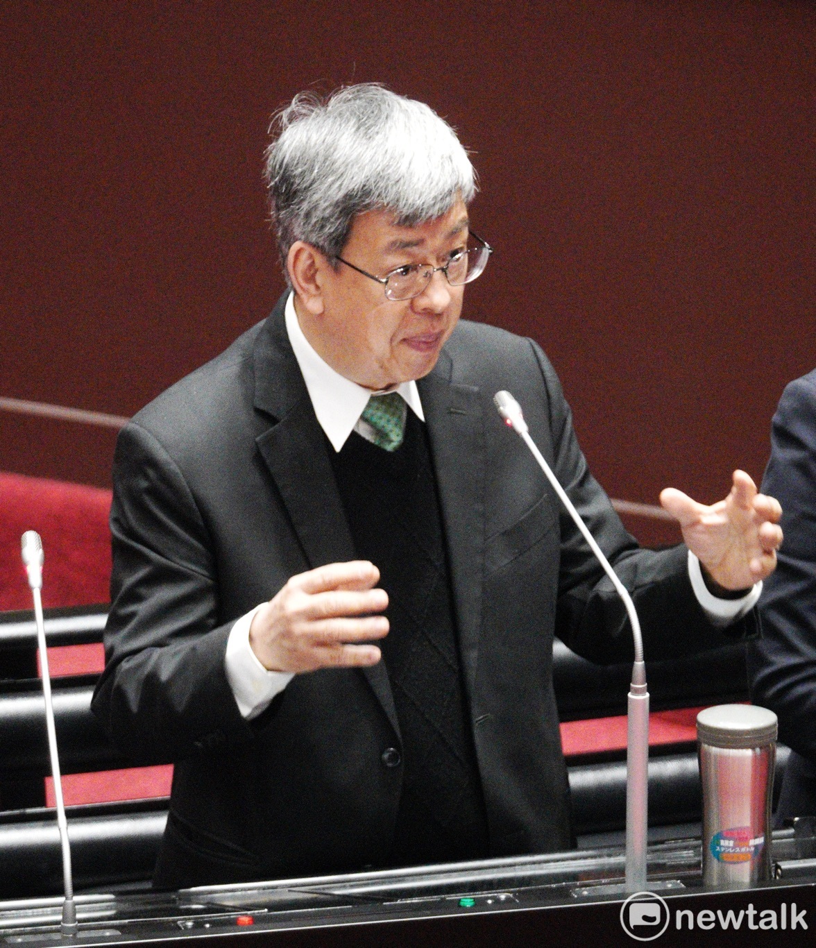 行政院長陳建仁今（3）日在立法院院會備詢，表示全動法修正案將在公告 14 天後下架。 圖：張良一/攝