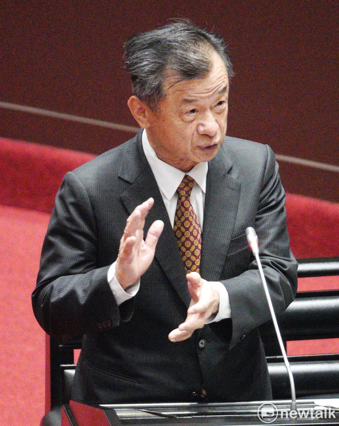 陸委會表示，政府7年來一直堅持不挑釁、不屈服，「不會容許中共假藉任何武力威脅的說詞」。圖為陸委會主委邱太三。 圖：張良一/攝（資料照片）