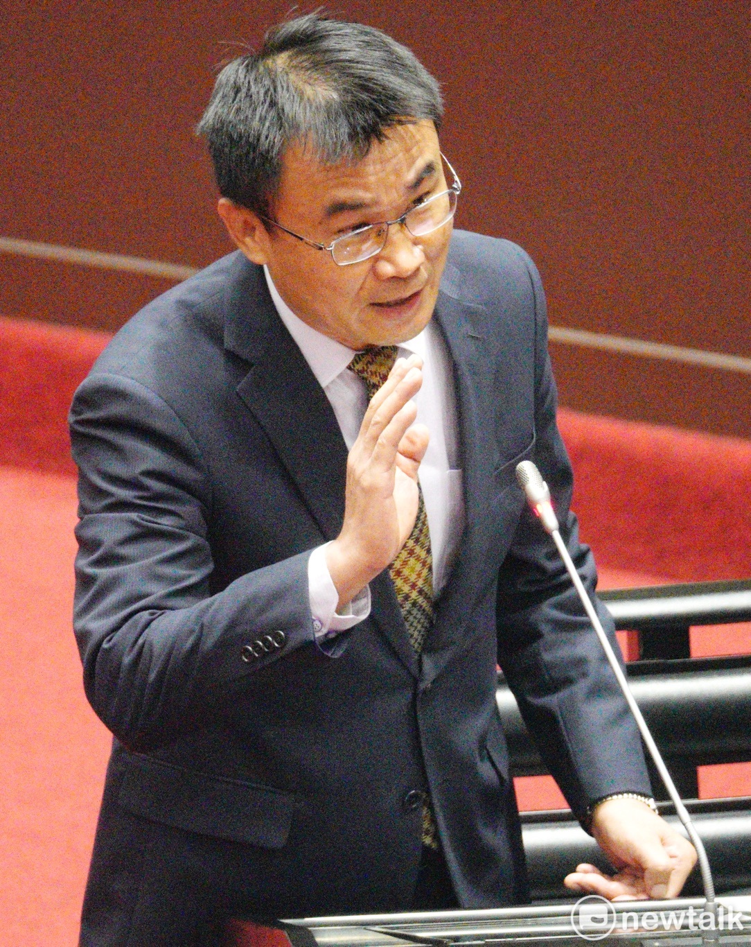 農委會主委陳吉仲在立院院會備詢。 圖：張良一/攝