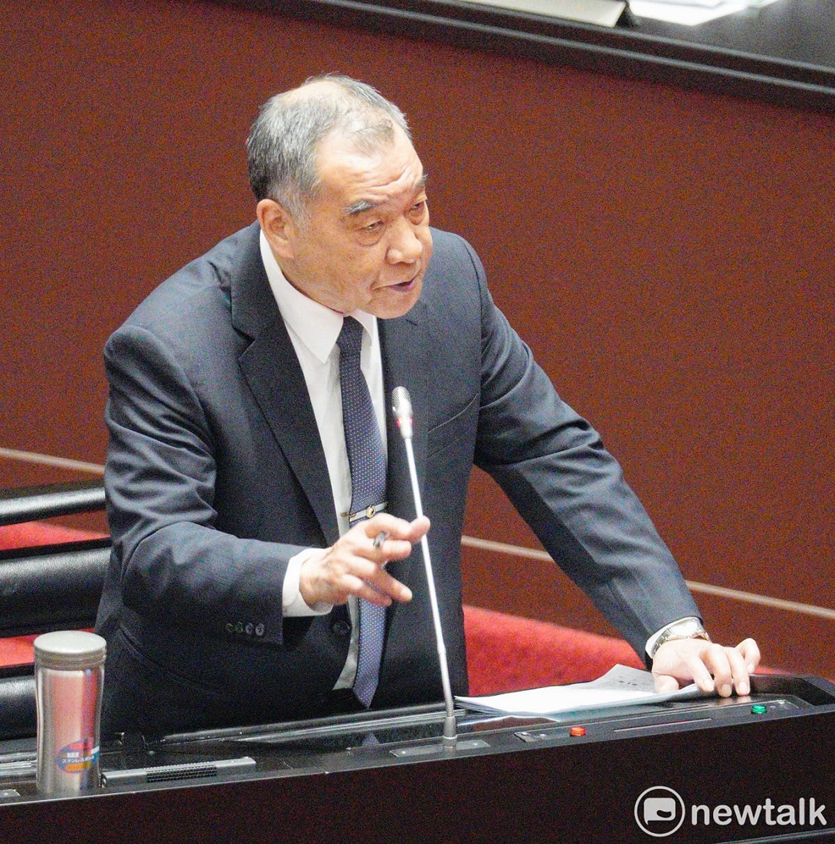 國防部長邱國正在立院院會備詢。 圖：張良一/攝