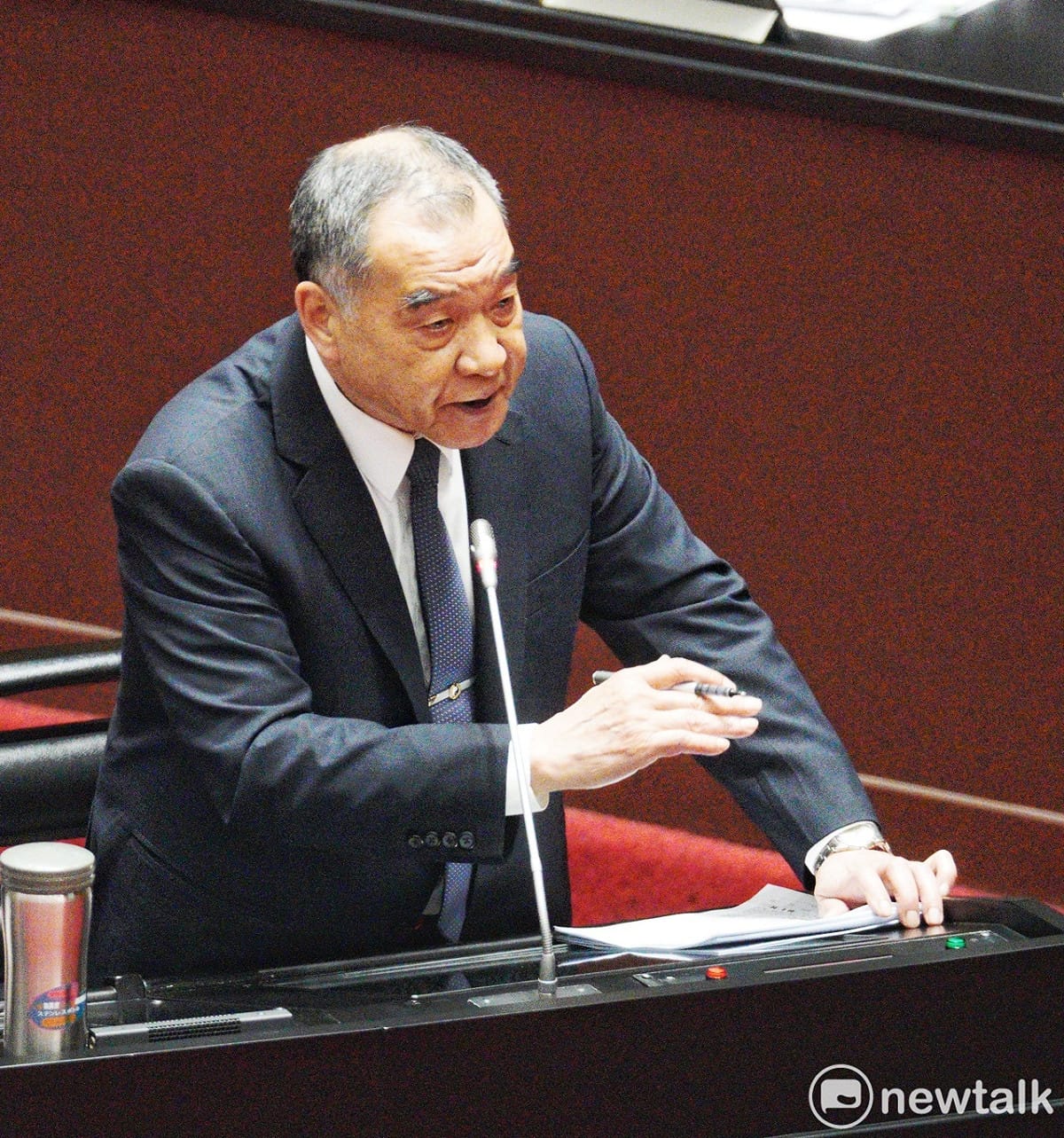 國防部長邱國正在立院院會備詢。 圖：張良一 / 攝（資料照）