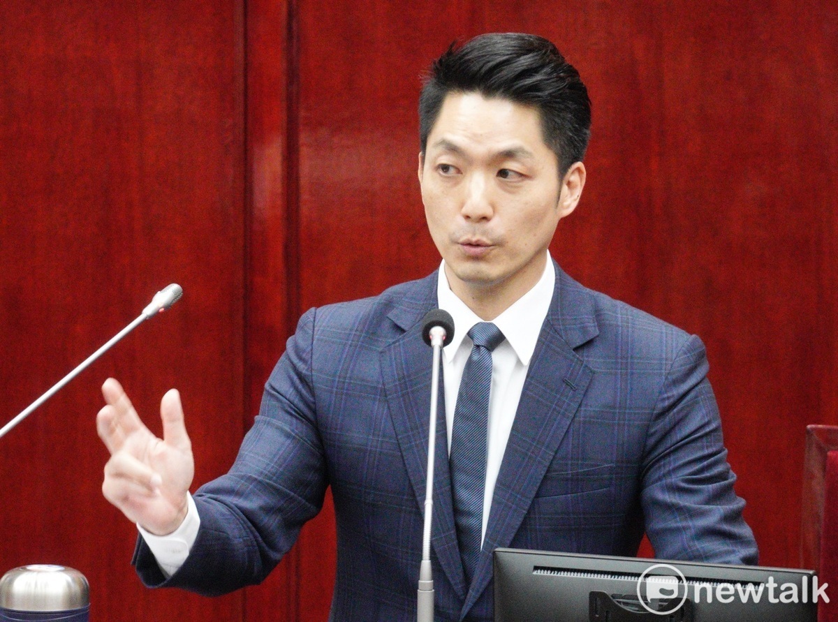 台北市長蔣萬安在台北市議會備詢。 圖：張良一 / 攝