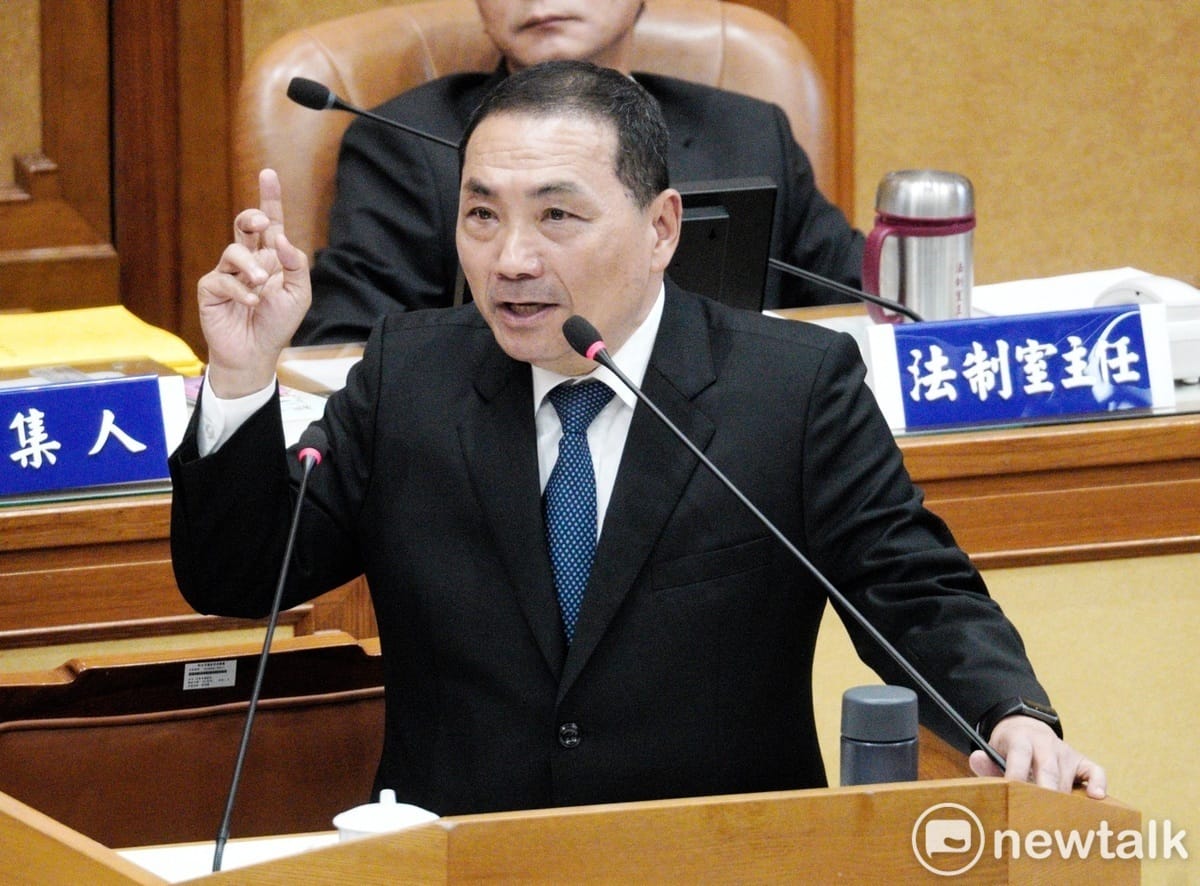 新北市長侯友宜在新北市議會備詢。 圖：張良一/攝（資料照）