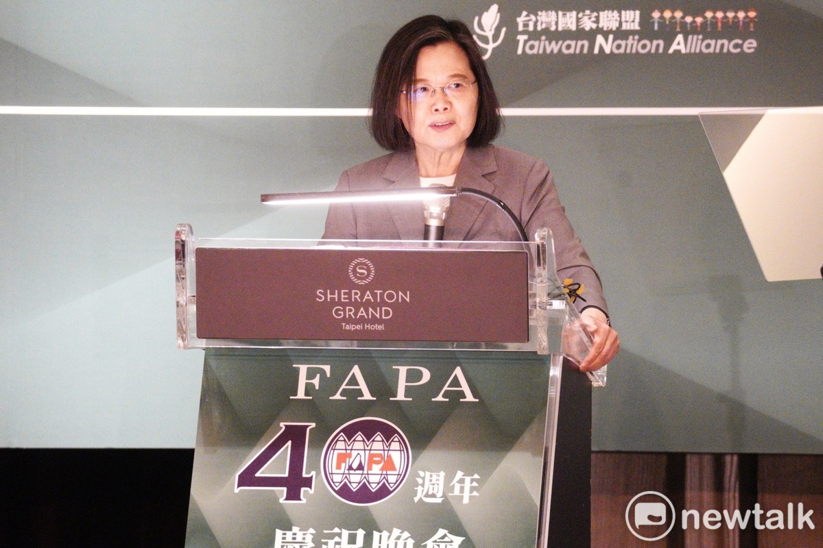 總統蔡英文1日應邀在FAPA40週年慶祝晚會上致詞。 圖：張良一/攝