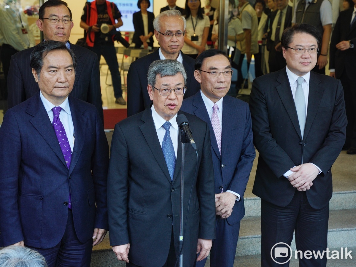 行政院長陳建仁今（3）天下午出席台高檢「查緝詐欺及資通犯罪督導中心」揭牌典禮前受訪。 圖：張良一/攝
