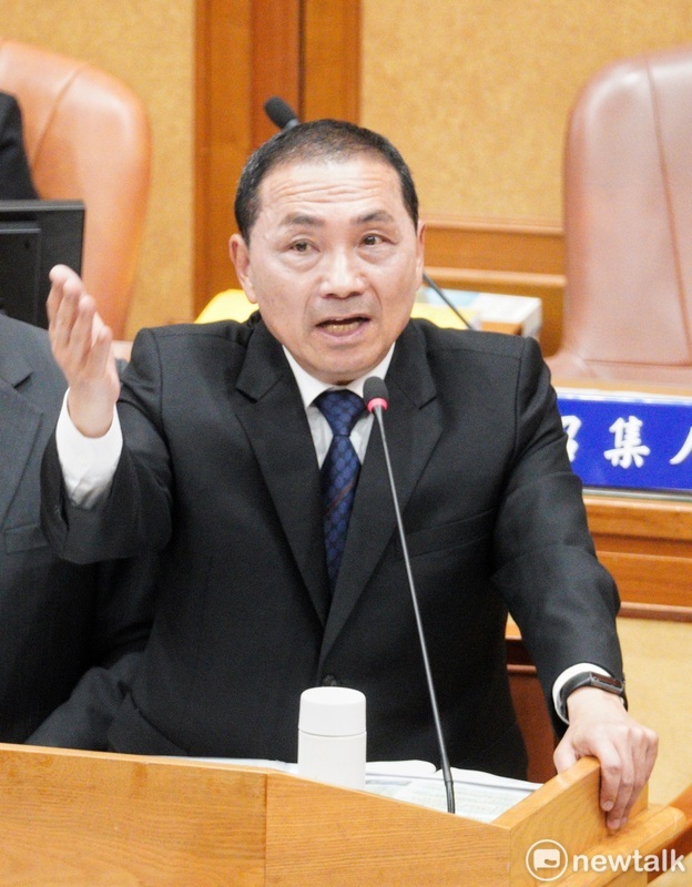 新北市長侯友宜在新北市議會備詢。 圖：張良一 / 攝（資料照）