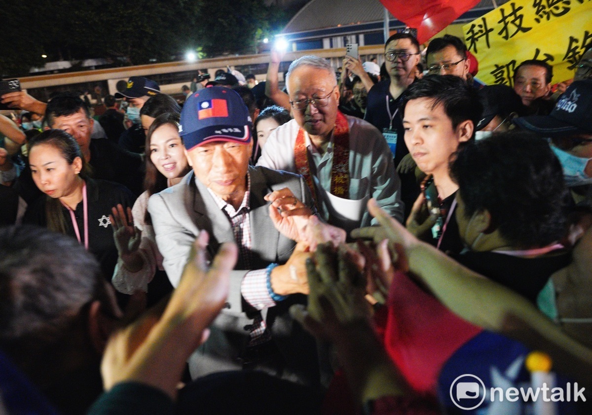 鴻海創辦人郭台銘昨與國民黨主席朱立倫會面後，原定今天發動的挺郭記者會與餐敘都接連取消。 圖：張良一/攝（資料照）