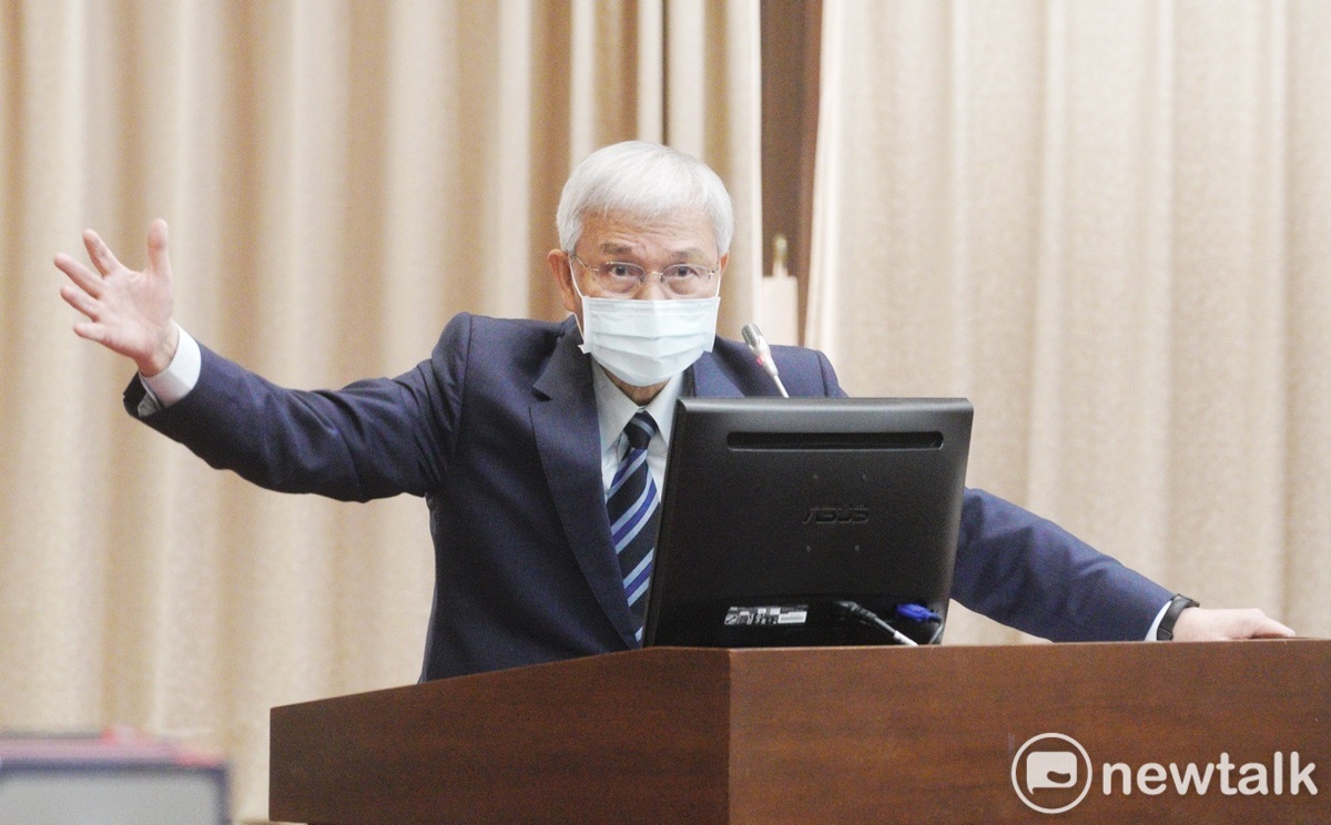 中央銀行總裁楊金龍在立院財委會備詢的資料照。 圖：張良一/攝