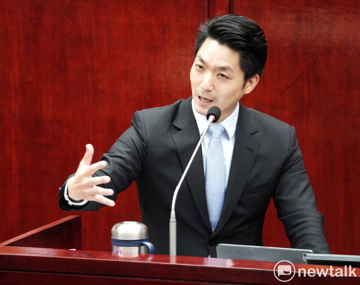 台北市長蔣萬安在台北市議會備詢。 圖：張良一 / 攝