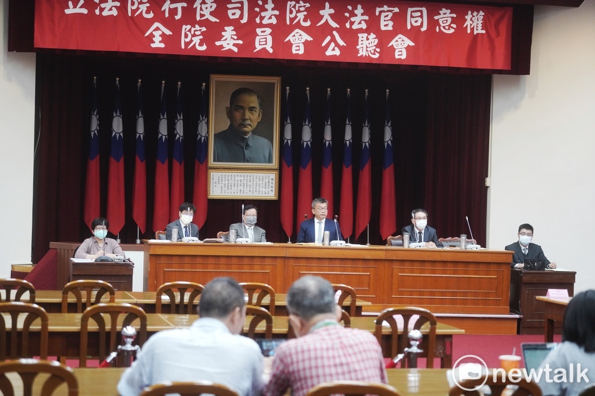立法院副院長蔡其昌主持立法院全院委員會「行使司法院大法官同意權案」公聽會。 圖：張良一/攝