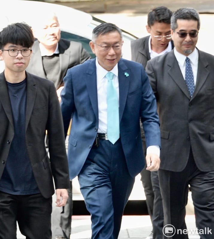 民眾黨總統參選人柯文哲前往馬英九文教基金會和國民黨總統參選人侯友宜、主席朱立倫進行二次政黨協商。 圖：張良一/攝