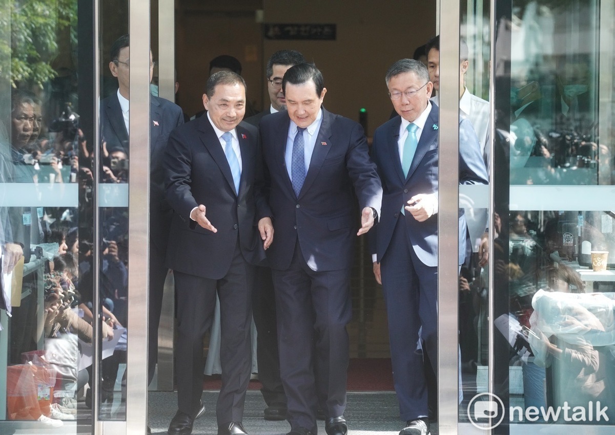 日前國民常.民眾黨兩黨藍白合達成6點共識，會後朱立倫、侯友宜、馬英九、柯文哲攜手合影。   圖:張良一攝（資料照片）