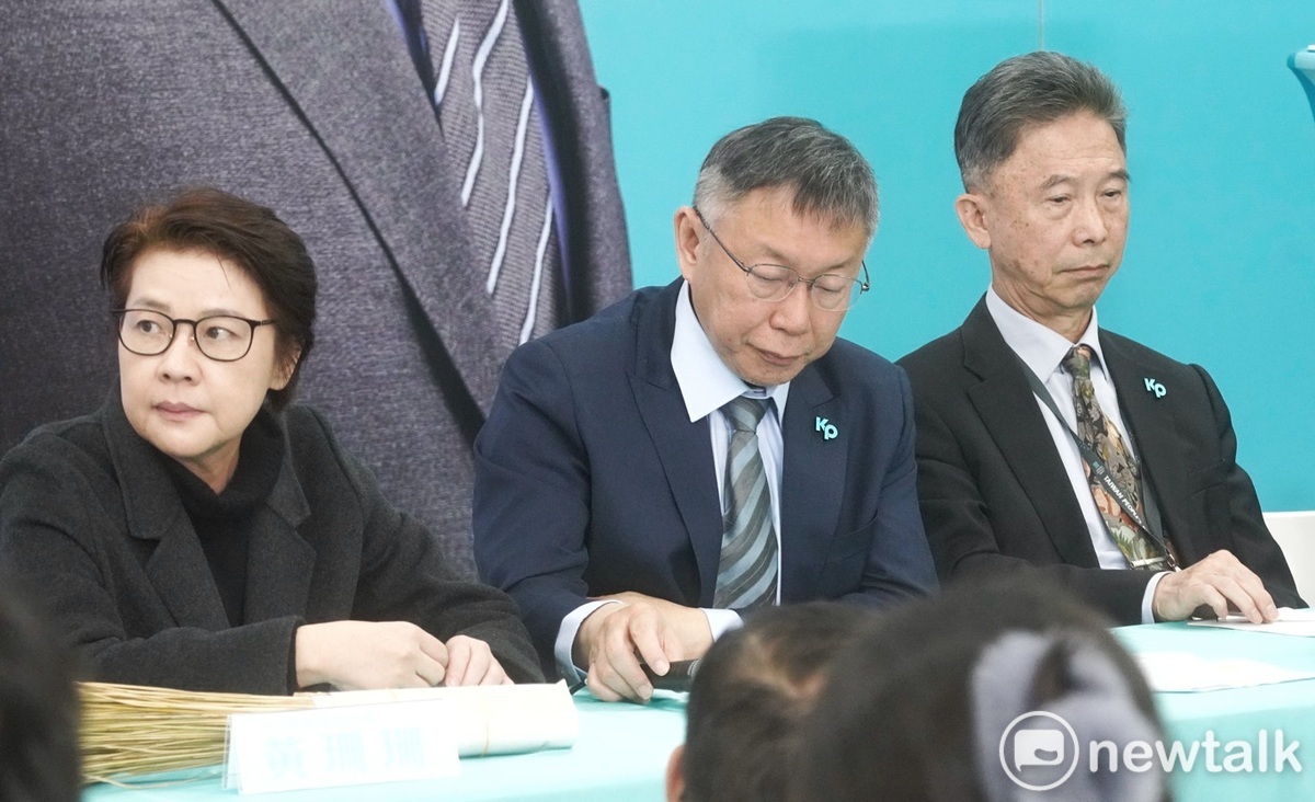 民眾黨總統參選人柯文哲(中)。 圖：張良一 / 攝