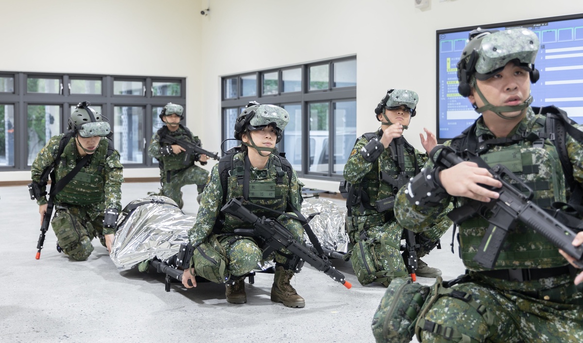 國防醫學院衛勤訓練中心「戰術戰傷及災難事故救護訓練大樓」4日上午舉行落成啟用典禮，蔡英文也出席。 圖：總統府提供