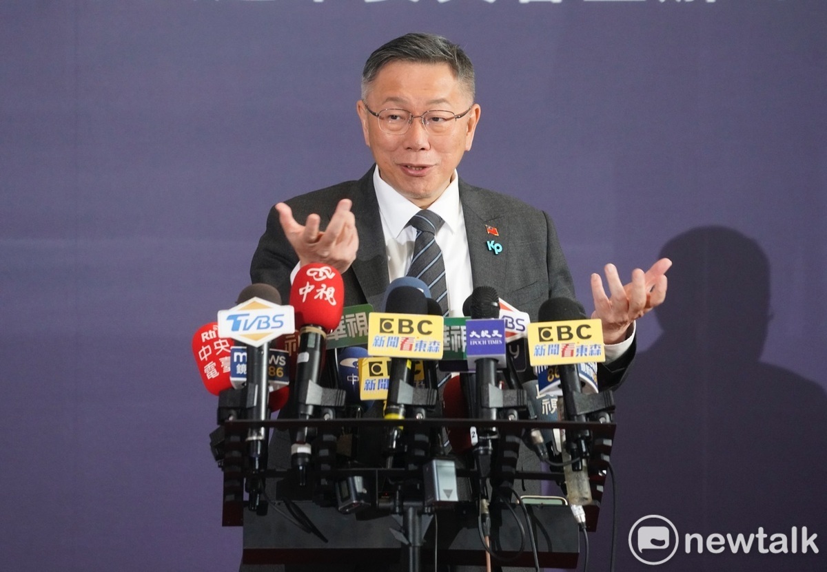 民眾黨總統候選人柯文哲在電視政見發表會後，回答媒體提問。 圖：張良一 / 攝（資料照）