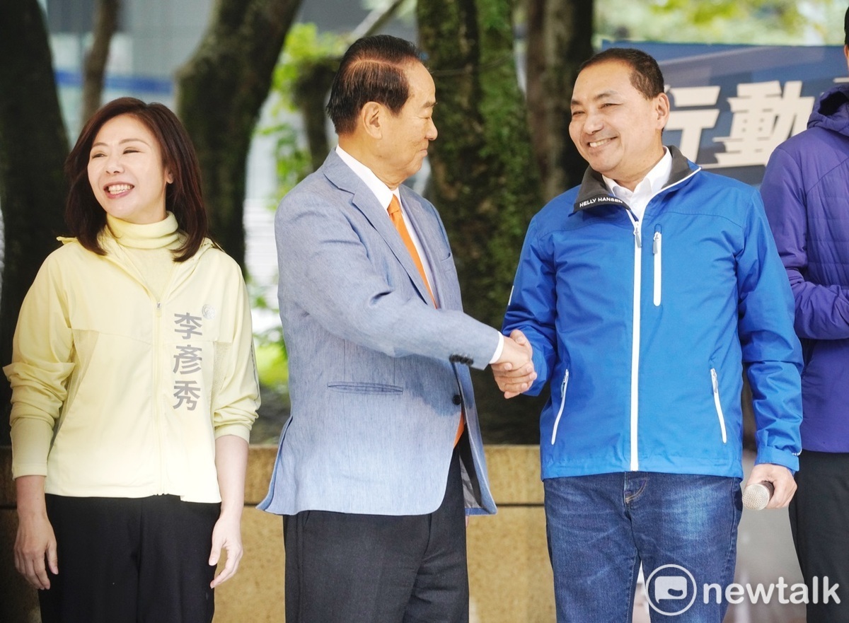 親民黨主席宋楚瑜今早為國民黨總統候選人侯友宜、立委候選人李彥秀站台。 圖：張良一/攝