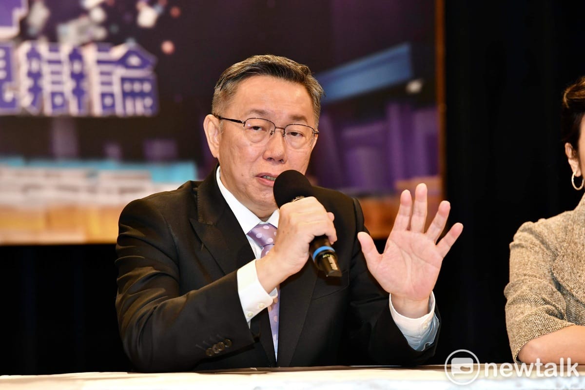 民眾黨總統候選人柯文哲在參加總統大選電視辯論會後舉行記者會，回應媒體提問。 圖：張良一 / 攝