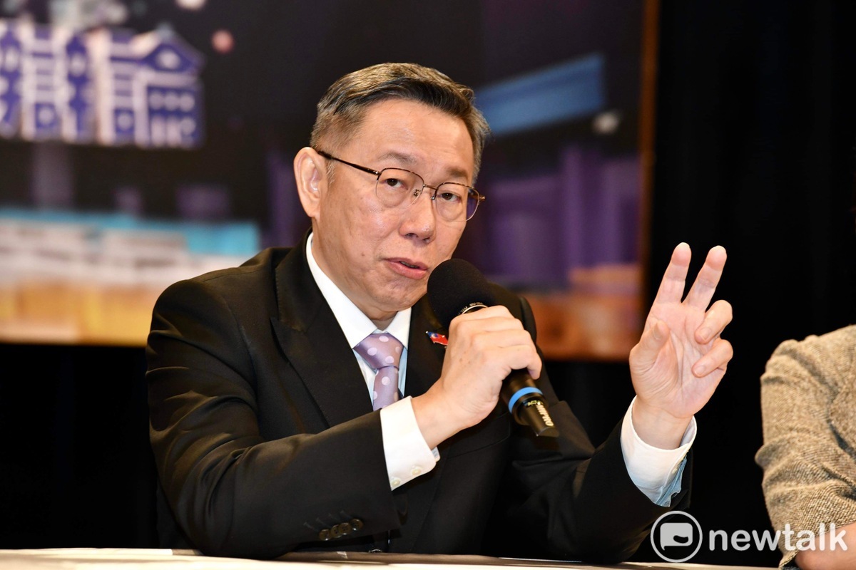民眾黨總統候選人柯文哲在參加總統大選電視辯論會後舉行記者會，回應媒體提問。 圖：張良一 / 攝