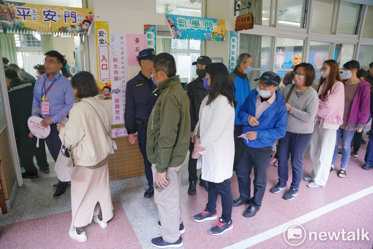 大選後的2天內，心血管疾病的發作機率增加了1.6倍，心臟權威醫師劉中平即於臉書上提醒民眾，小心自己的健康。（投票示意圖） 圖：張良一／攝（資料照）