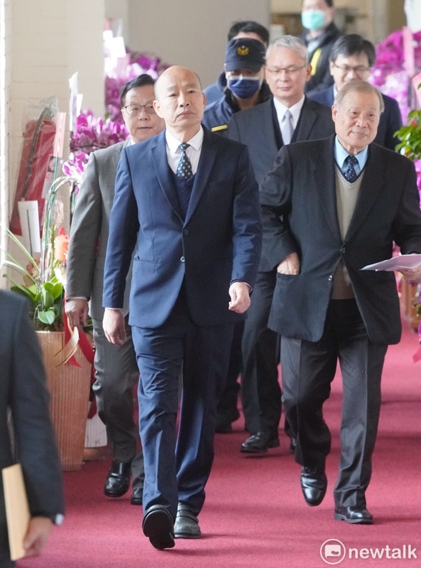 新就任的立法院長韓國瑜在秘書長周萬來的陪同下視察立法院各局處。 圖：張良一/攝（資料照）。
