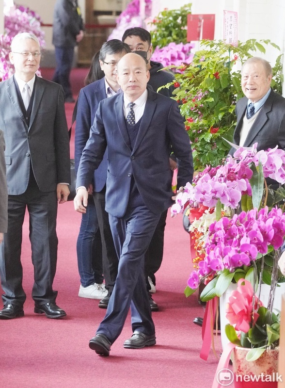 新就任的立法院長韓國瑜在秘書長周萬來的陪同下視察立法院各局處。 圖：張良一/攝（資料照）