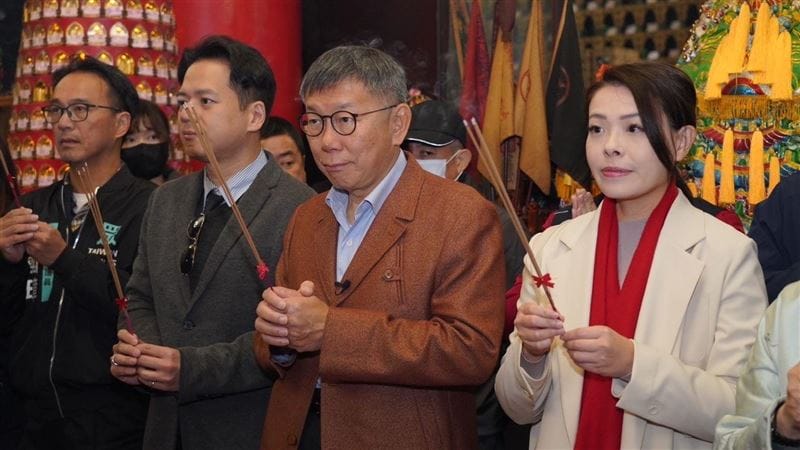 高虹安（右1）涉貪被判7年4月徒刑，民眾黨主席柯文哲（右2）支持繼續上訴。 圖：民眾黨提供（資料照）