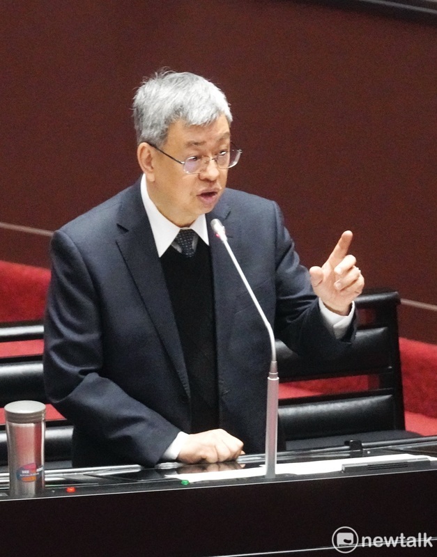 行政院長陳建仁昨日（23）在立院院會備詢。 圖：張良一/攝