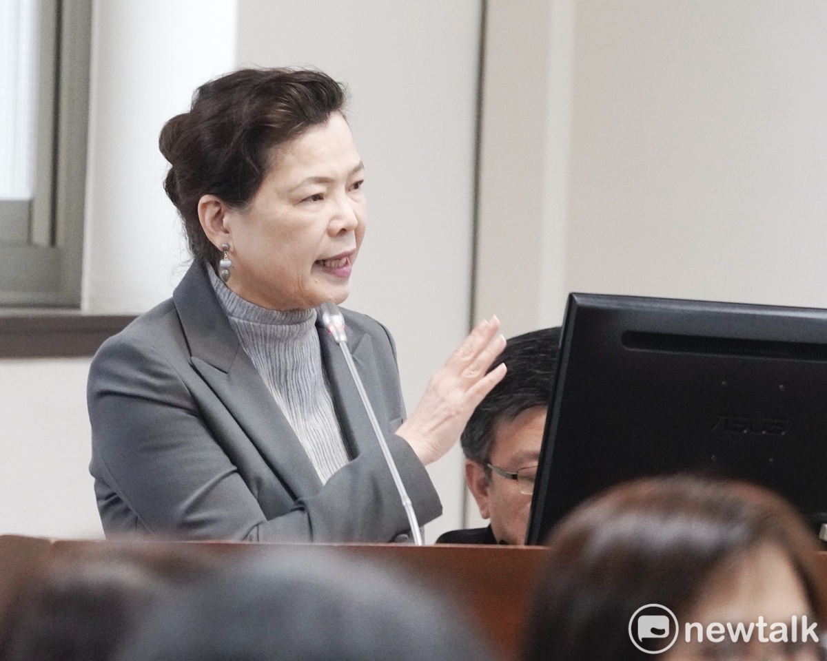 國際燃料大漲導致台電鉅額虧損，因此近日電費調漲的風聲不斷，就有立委質疑，王美花恐成為20年來首位調漲民生電價的經濟部長。 圖：張良一／攝（資料照）