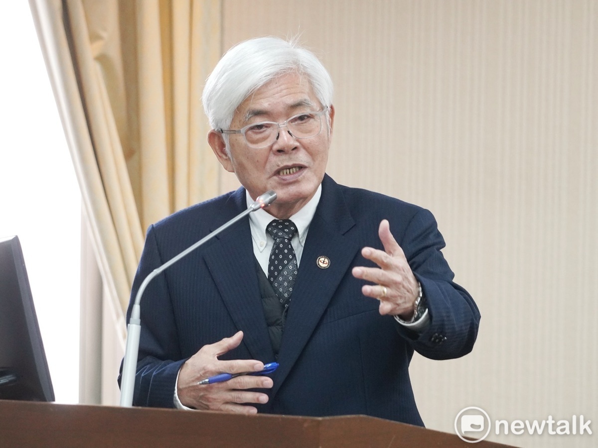 中選會主委李進勇表示，反戒嚴、反廢死公投是否符合重大政策創制、複決，需要大家集思廣益。 圖：張良一/攝（資料照片）
