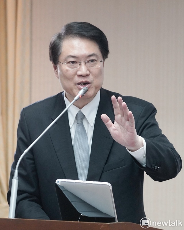 內政長林右昌在立院內政委員會備詢。 圖：張良一/攝