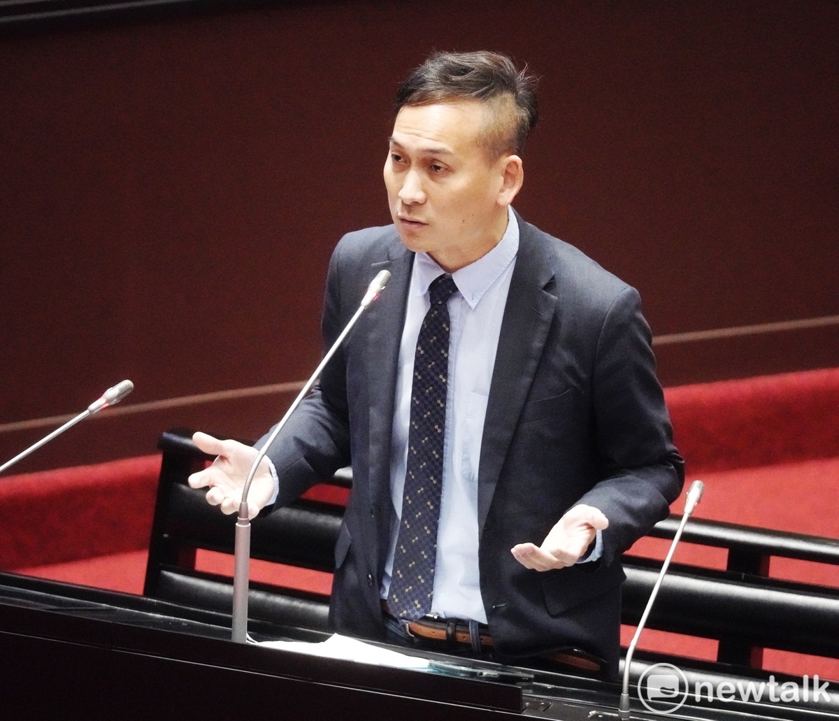 葉元之聲援「亞亞」，批民進黨煽動對中配的仇恨，甚至連立委都沒言論自由，「民進黨不喜歡就罷免你」，台灣還算民主國家嗎？ 圖：張良一/攝（資料照）