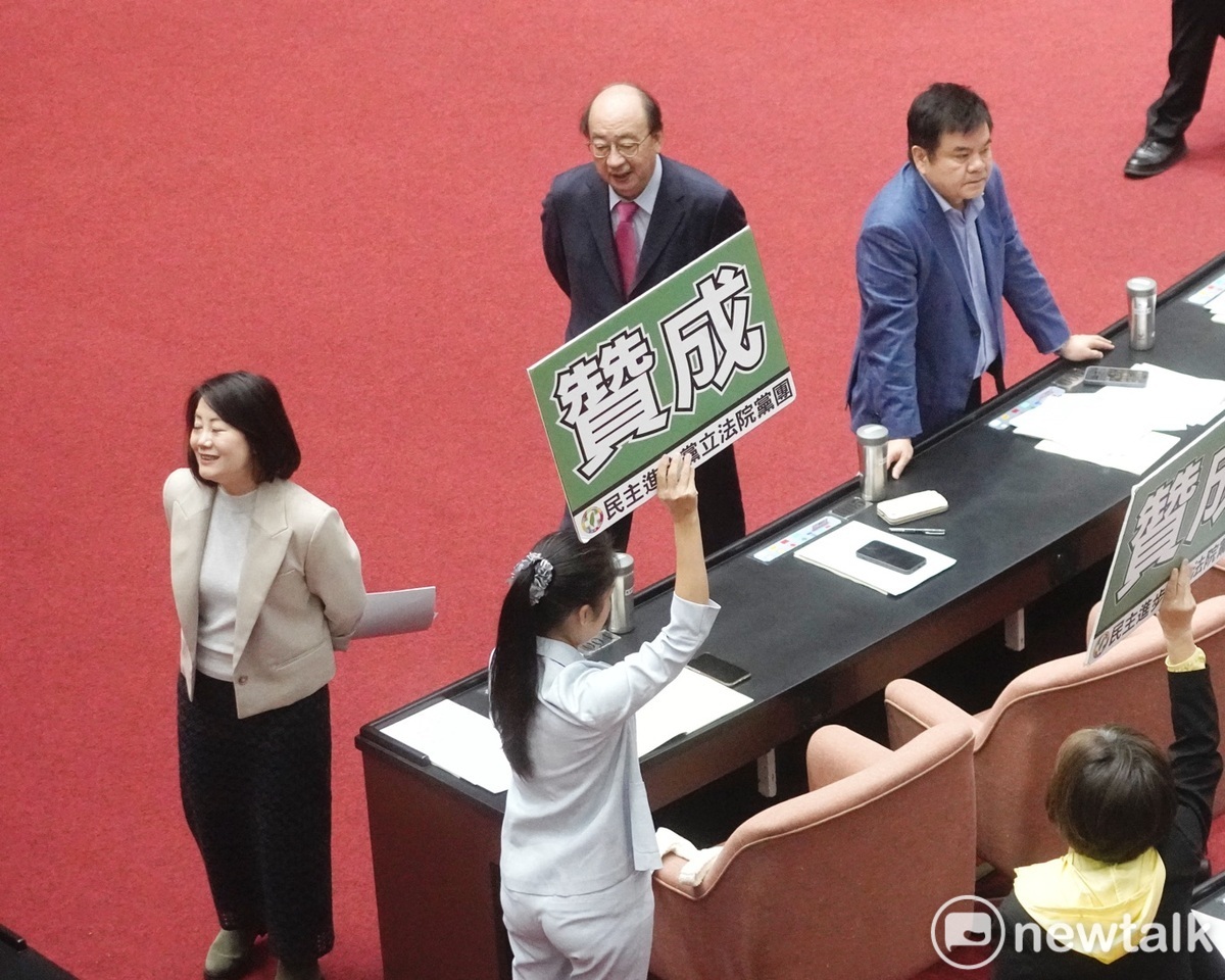 立法院院會今進行表決大戰，將電業法修正案逕付二讀。 圖：張良一/攝