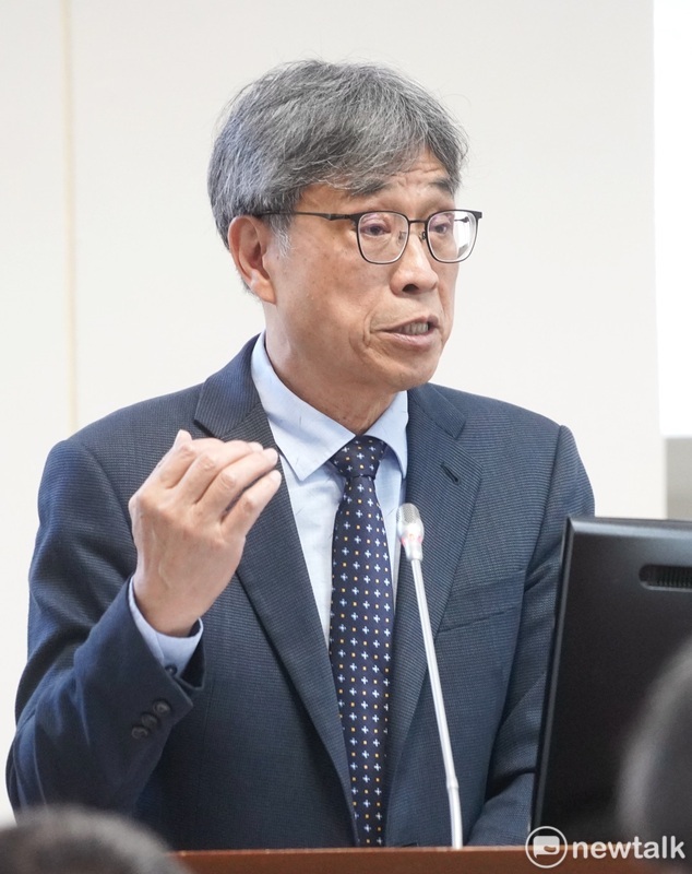 農業部長陳駿季今(15)日表示，7月1日將發行面額250元的「農粉幣」，並透漏兩大領取方式。 圖：張良一/攝