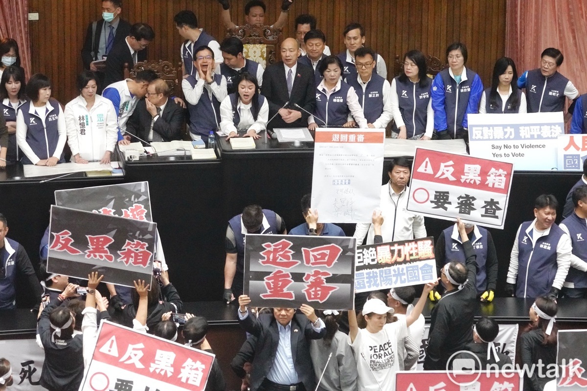 立法院內部出現修法過程全面性衝突的資料照。 圖：張良一/攝（資料照）