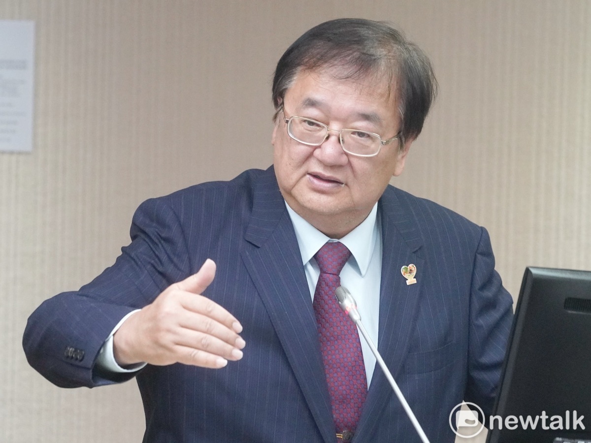 衛福部長邱泰源表示，博愛座受到社會的高度關注，應該優先處理這一議題，且有望迅速達成共識。 圖：張良一／攝