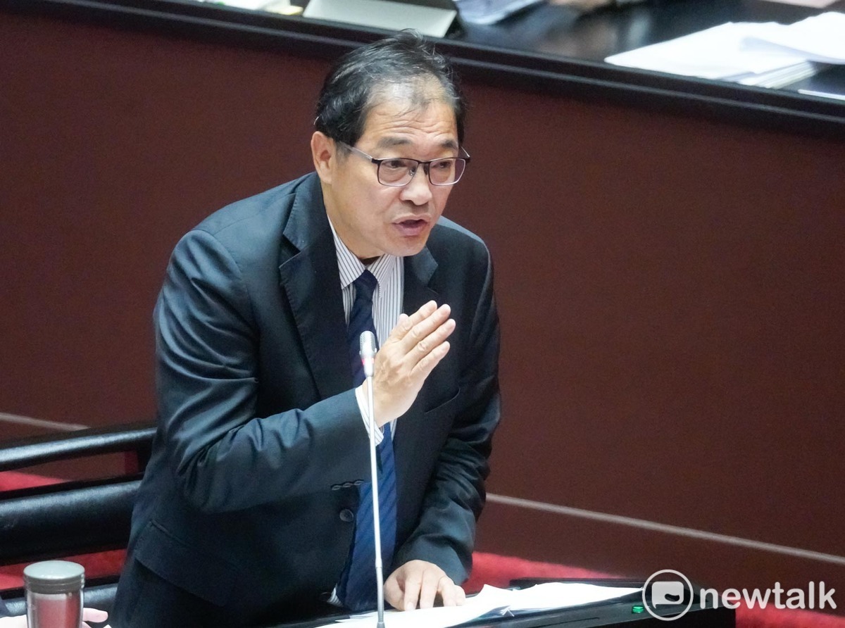 法務部長鄭銘謙強調，「橘子」許芷瑜是否會被通緝，要依檢察官偵查進度處理。 圖：張良一/攝（資料照）