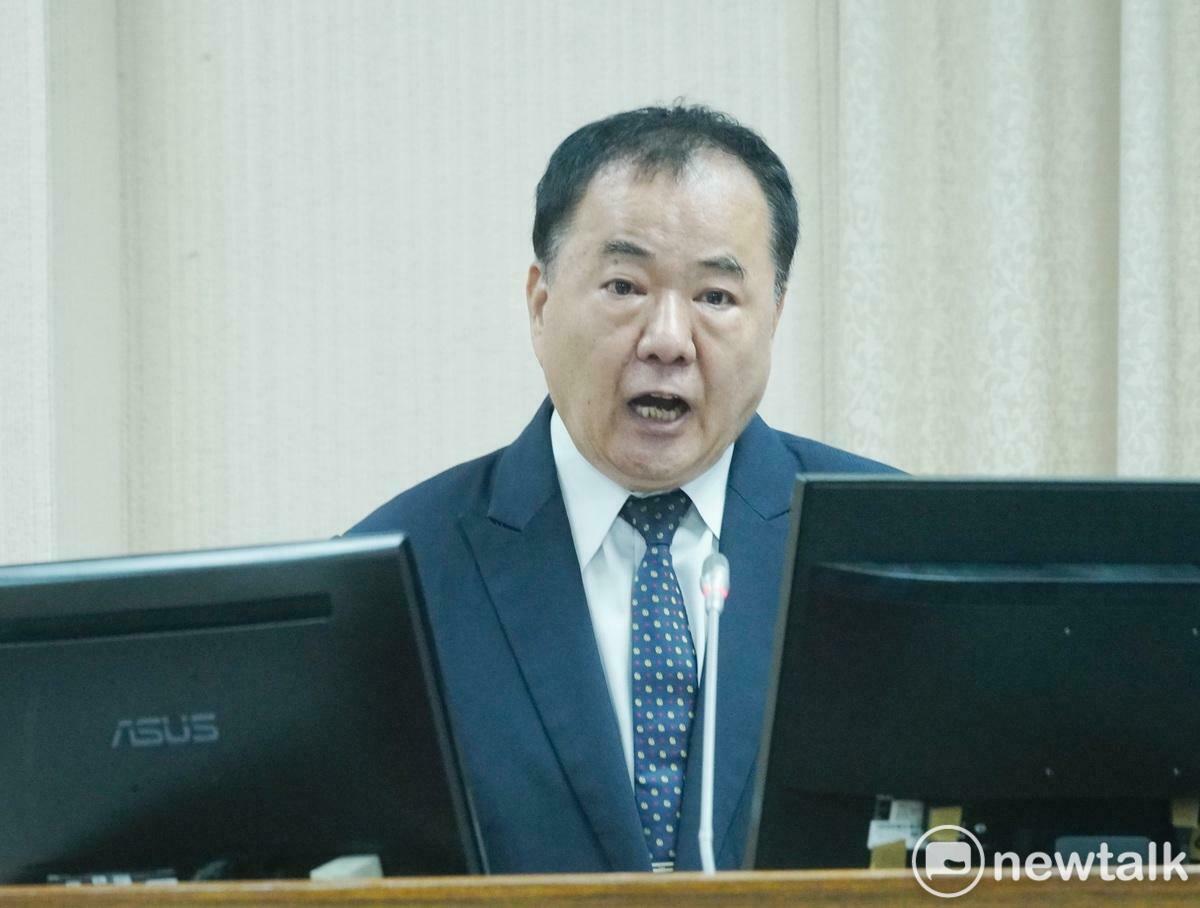 農業部漁業署署長張致盛在立院外交及國防委員會備詢。 圖：張良一/攝