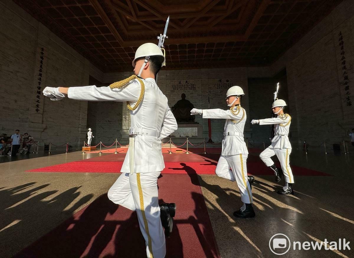 中正紀念堂三軍儀隊。 圖：張良一/攝